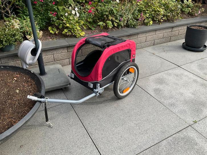 Trixie fietskar smal tot 15 kg hond mag erin., Dieren en Toebehoren, Honden-accessoires, Gebruikt, Ophalen