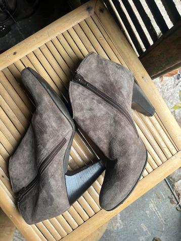 Bruine enkellaarsjes: Lorenzo Banfi echt leer taupe maat 38 beschikbaar voor biedingen