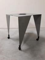 ERREBI Vintage design metalen tafel tafeltje bijzettafel, Antiek en Kunst, Kunst | Designobjecten, Ophalen