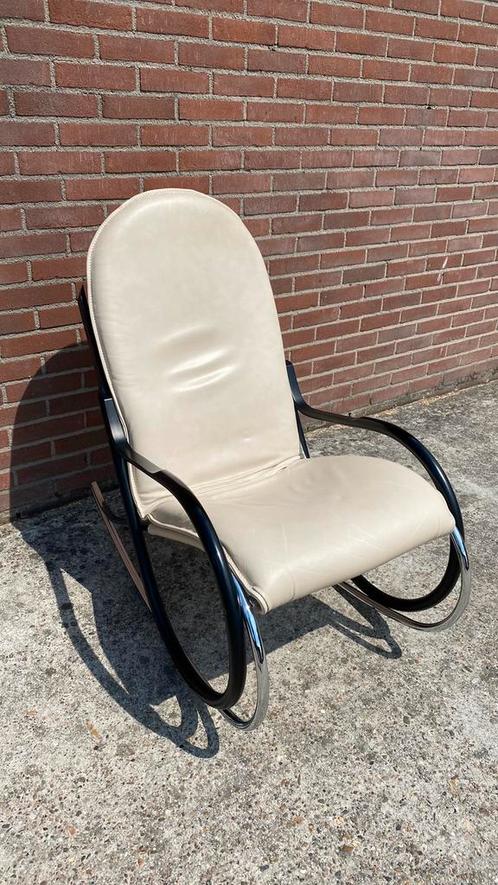Schommelstoel van Strässle  Paul Tuttle Type  Nonna,, Huis en Inrichting, Fauteuils, Zo goed als nieuw, Leer, Ophalen