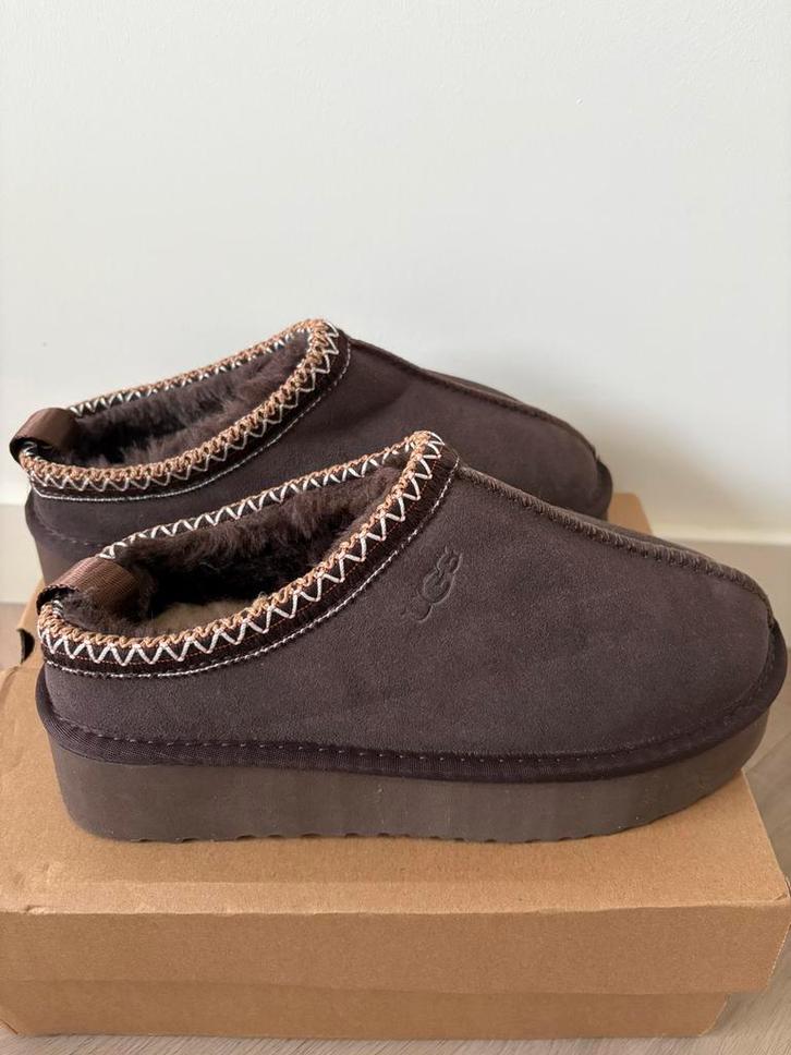 UGG Tasman Platform bruin maat 38, Kleding | Dames, Schoenen, Zo goed als nieuw, Pantoffels of Sloffen, Bruin, Ophalen of Verzenden