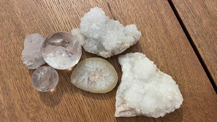 Verschillende witte edelstenen, Verzamelen, Mineralen en Fossielen, Mineraal, Ophalen of Verzenden
