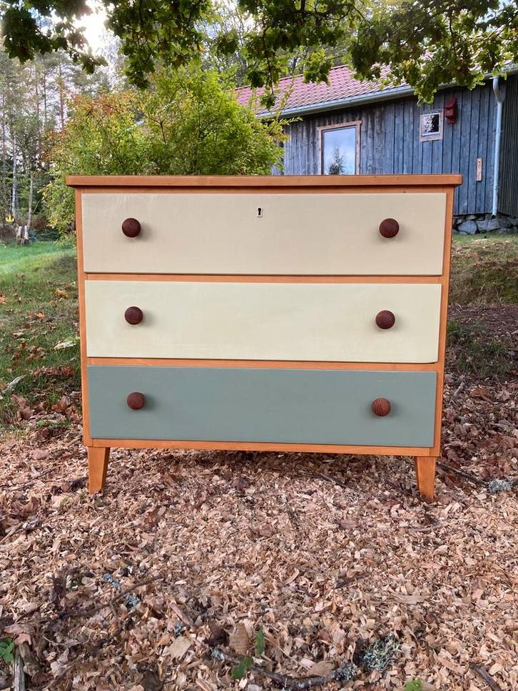 Vintage ‘60 scandinavisch zweeds berkenhout kastje ladekast, Huis en Inrichting, Kasten | Ladekasten, Gebruikt, Minder dan 100 cm