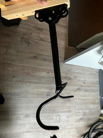 2x Fiets beugel voor aan de muur beschikbaar voor biedingen
