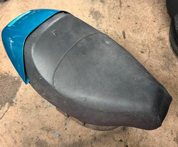 Piaggio sfera/tph/skr zadel beschikbaar voor biedingen