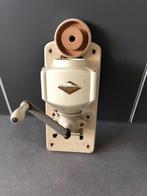 Koffiemolen antiek, Ophalen