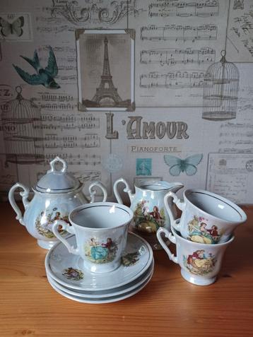 Vintage Theeservies met Romantisch Motief beschikbaar voor biedingen