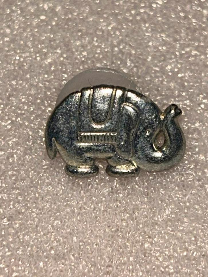 Pin olifantje, Verzamelen, Speldjes, Pins en Buttons, Zo goed als nieuw, Speldje of Pin, Dier of Natuur, Ophalen of Verzenden