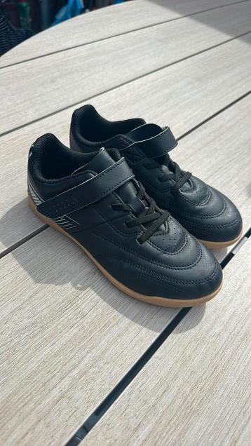 Gymschoen beschikbaar voor biedingen