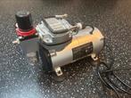 Air compressor, Ophalen of Verzenden, Zo goed als nieuw, Groter dan 1:32