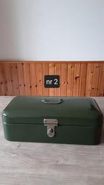 EMAILLE DONKER GROENE BROODTROMMEL MET GOUDEN BIES., Antiek en Kunst, Ophalen of Verzenden