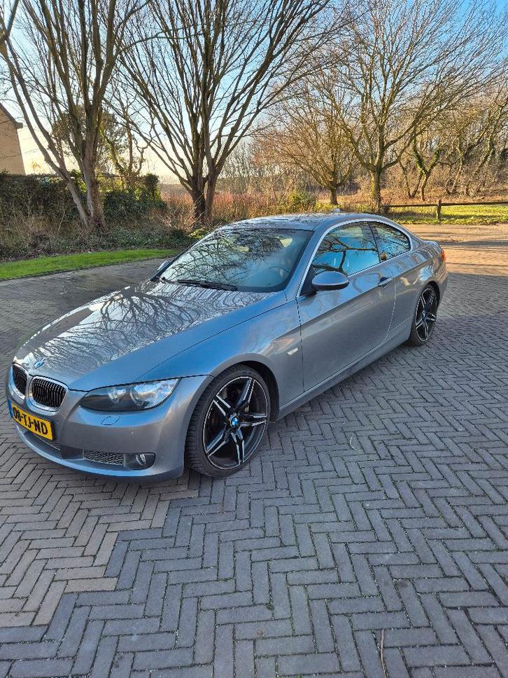 BMW 3-Serie 3.0 I 335 Coupe AUT 2006 Grijs, Auto's, BMW, Particulier, 3-Serie, ABS, Achteruitrijcamera, Adaptive Cruise Control