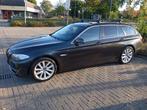 BMW 5-Serie 520I 135KW Touring Aut8 2013 Grijs, Auto's, BMW, 4 cilinders, 2000 kg, Stationwagon, Grijs