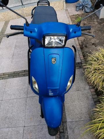 Betrouwbare, onderhouden (brom-) scooter [Geel kenteken]  beschikbaar voor biedingen