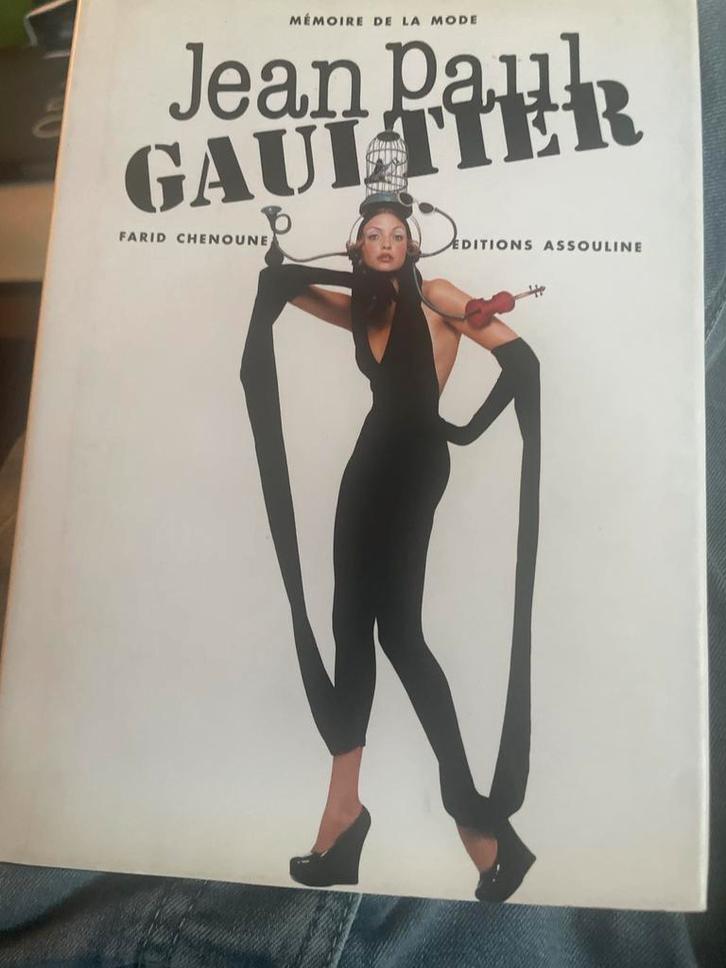 Jean Paul Gaultier – Mémoire de la Mode (1e editie), Boeken, Mode, Zo goed als nieuw, Mode algemeen, Ophalen of Verzenden
