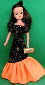 Vintage Barbie Sindy/Fleur Jurk/Galajurk Zwart Oranje Tas, Gebruikt, Ophalen of Verzenden, Kleertjes