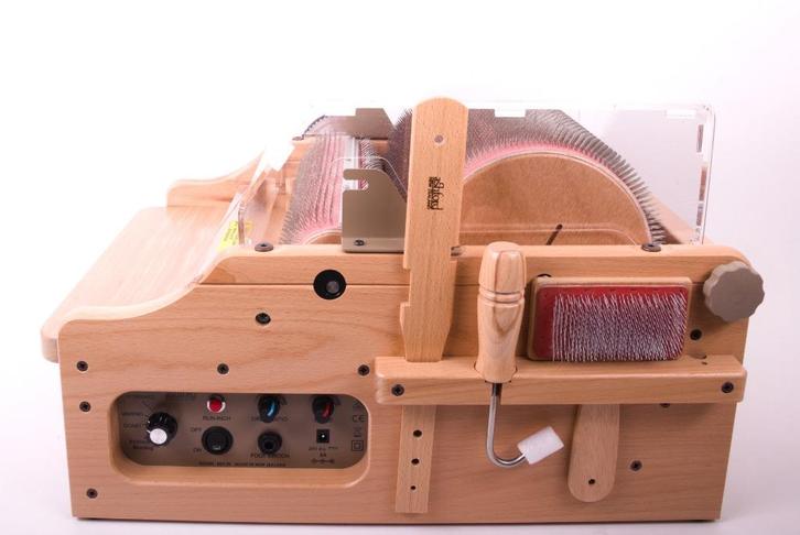 Verhuur Ashford elektrische kaardmolen, Hobby en Vrije tijd, Spinnewielen en Spinnen, Zo goed als nieuw, Overige typen, Ophalen