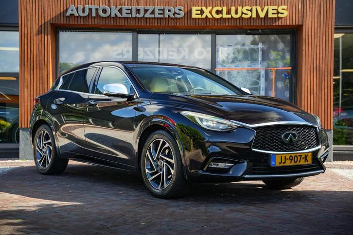 Infiniti Q30 1.6t Premium Tech Gallery White Cruise Clima Bo, Auto's, Infiniti, Bedrijf, Te koop, Q30, ABS, Achteruitrijcamera