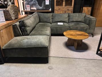 Olijfgroene hoekbank (showroom) beschikbaar voor biedingen