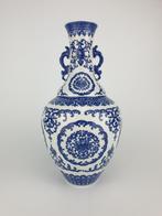 Chinese porseleinen vaas, Chinees porselein, China, Antiek en Kunst, Ophalen of Verzenden