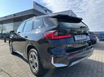 BMW X1 18i sDrive X line aut navi, camera, (bj 2023), Auto's, BMW, Te koop, 5 stoelen, Emergency brake assist, Benzine