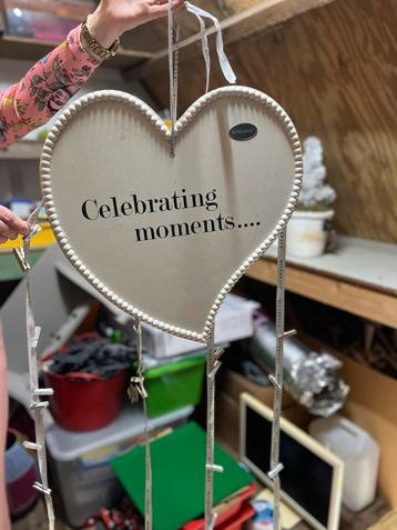 Riverdale Kaartenbord Hartvorm beschikbaar voor biedingen