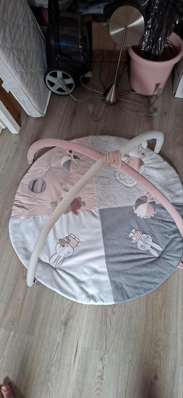 Nijntje speelkleed met bogen in zacht roze beschikbaar voor biedingen