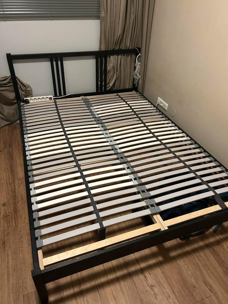 Bedframe + lattenbodem, Huis en Inrichting, Slaapkamer | Bedden, Gebruikt, Tweepersoons, 140 cm, Hout, Zwart, Ophalen