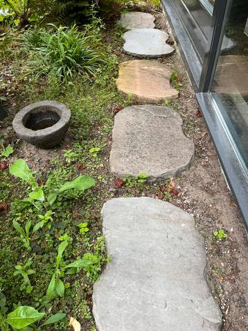 Flagstones in diverse kleuren en maten beschikbaar voor biedingen