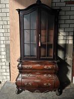 Antieke toogkast, Ophalen