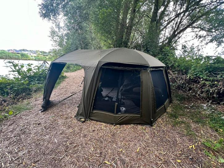 Trakker 150 bivvy Aquatex EV + extras, Watersport en Boten, Hengelsport | Karpervissen, Zo goed als nieuw, Overige typen, Ophalen