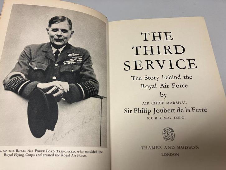 The third service Joubert de la Ferte RAF, Boeken, Oorlog en Militair, Gelezen, Luchtmacht, Niet van toepassing, Ophalen of Verzenden