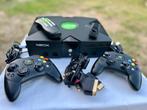 Xbox classic met 2 Controllers + Afstandsbediening, Ophalen of Verzenden, Gebruikt, Met 2 controllers
