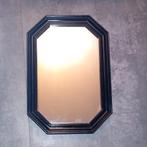 Mooie halspiegel met zwarte houten lijst, achthoekig, 69x47, Huis en Inrichting, Woonaccessoires | Spiegels, Minder dan 50 cm