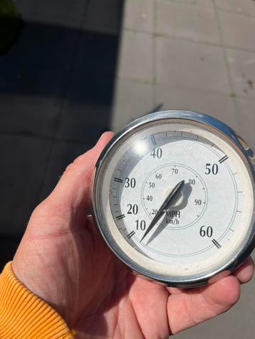 Evinrude  snelheidsmeter beschikbaar voor biedingen