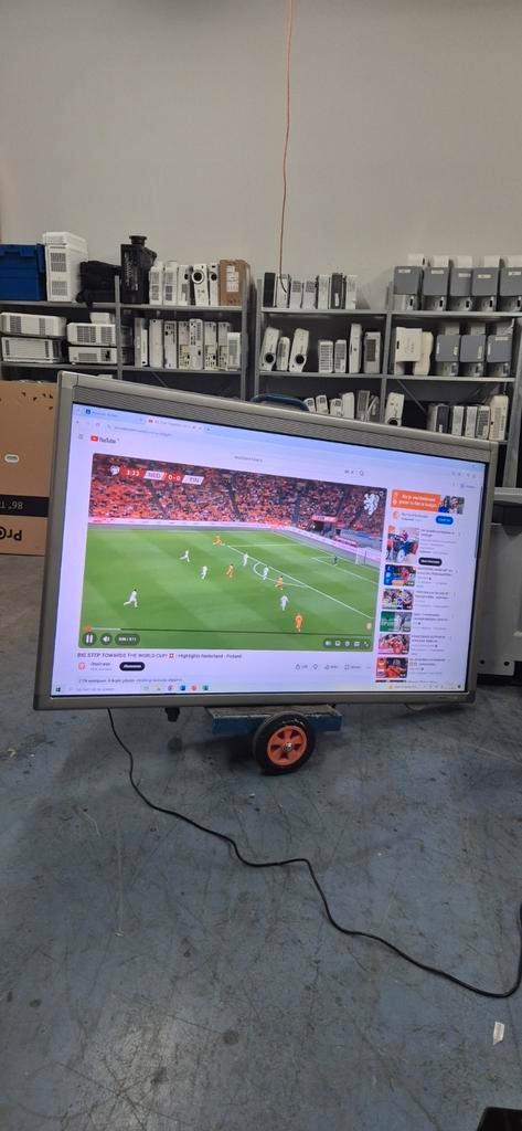 Sharp 80 inch touchscreen PN-L802B Full HD, Computers en Software, Monitoren, Refurbished, 60 Hz of minder, HDMI, Touchscreen