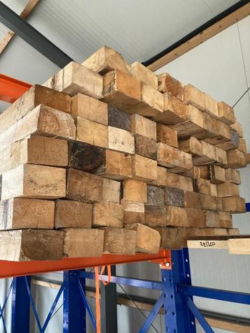 balken, latten en steigerplanken beschikbaar voor biedingen