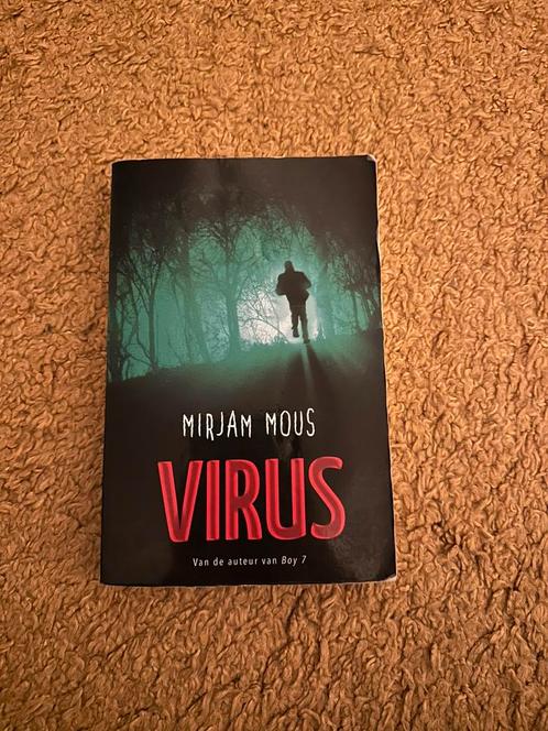 Mirjam Mous - Virus, Boeken, Kinderboeken | Jeugd | 13 jaar en ouder, Zo goed als nieuw, Verzenden