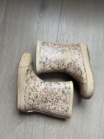 Wheat regenlaarsjes maat 26 beschikbaar voor biedingen