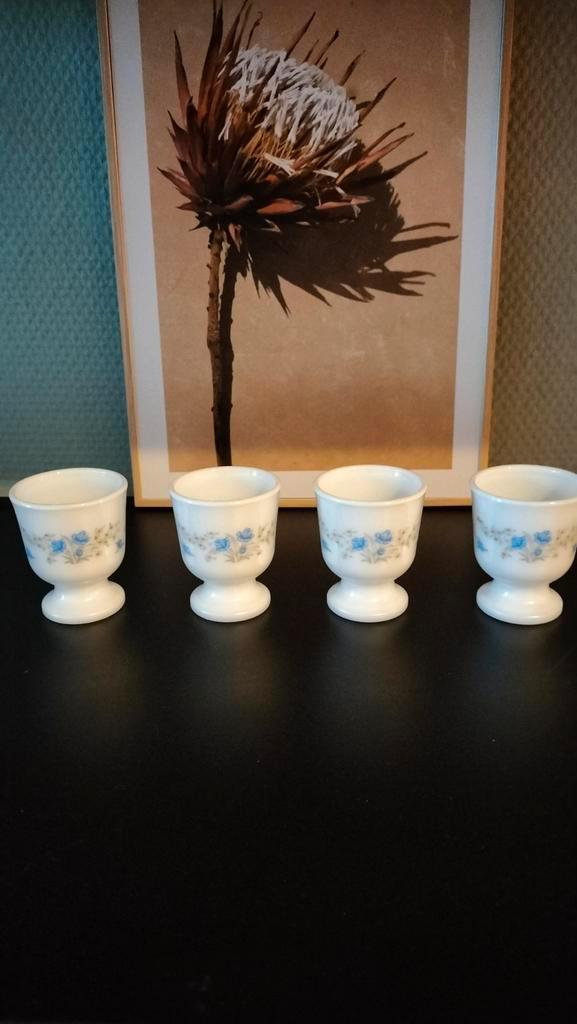 4 Arcopal France eierdopjes Veronica Vintage, Huis en Inrichting, Keuken | Keukenbenodigdheden, Zo goed als nieuw, Ophalen of Verzenden