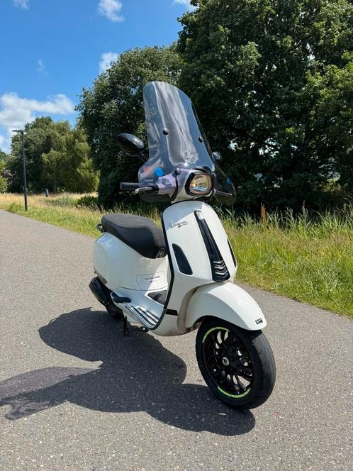 Vespa Sprint brom, Fietsen en Brommers, Scooters | Vespa, Zo goed als nieuw, Overige modellen, Ophalen