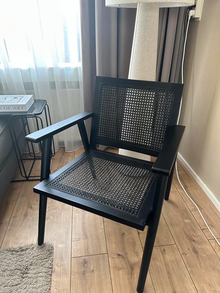 Japandi webbing Stoel Karwei - Stijlvol en Comfortabel, Huis en Inrichting, Stoelen, Zo goed als nieuw, Eén, Hout, Zwart, Ophalen