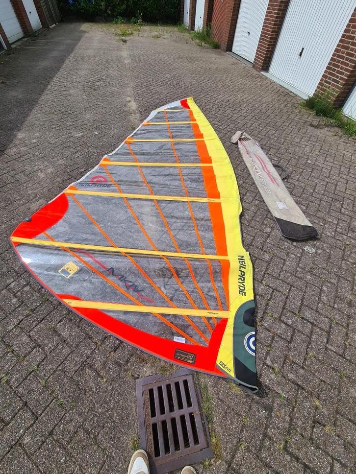 NeilPryde Carbon 60 Windsurfzeil - uitstekende staat, Watersport en Boten, Windsurfen, Zo goed als nieuw, Zeil, Minder dan 250 cm