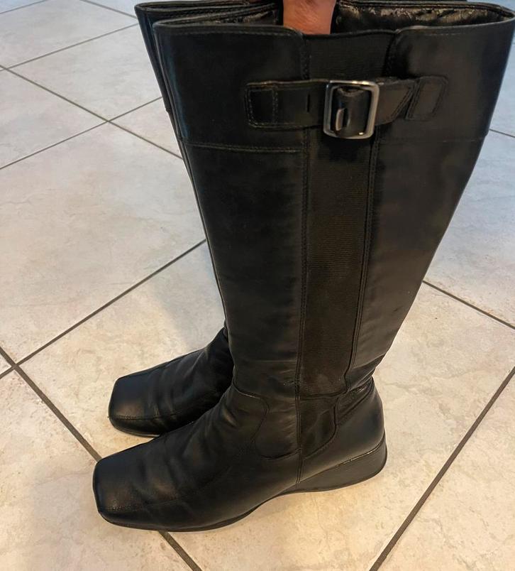 Zwarte hoge Clarks leren laarzen maat 42 met sleehak 5 cm, Kleding | Dames, Schoenen, Zo goed als nieuw, Hoge laarzen, Zwart, Ophalen of Verzenden