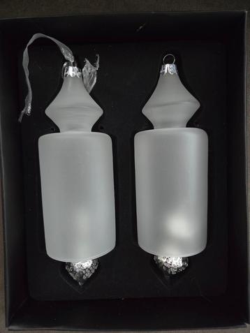 Glazen kerstversiering 2x  beschikbaar voor biedingen