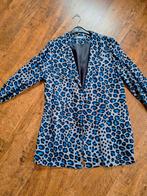 Geisha blauw/grijs panterprint blazer, Kleding | Dames, Jasjes, Kostuums en Pakken, Jasje, Blauw, Maat 38/40 (M), Ophalen of Verzenden