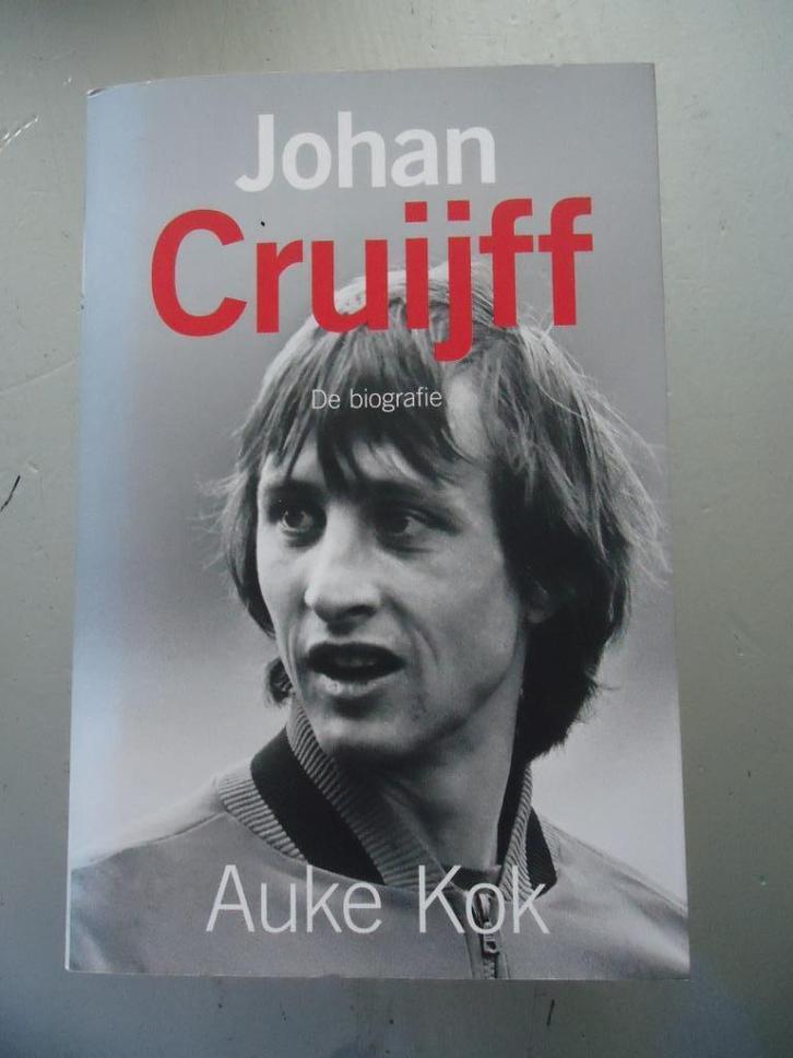 Johan Cruijff de biografie / auke kok, Boeken, Sportboeken, Zo goed als nieuw, Balsport, Ophalen of Verzenden