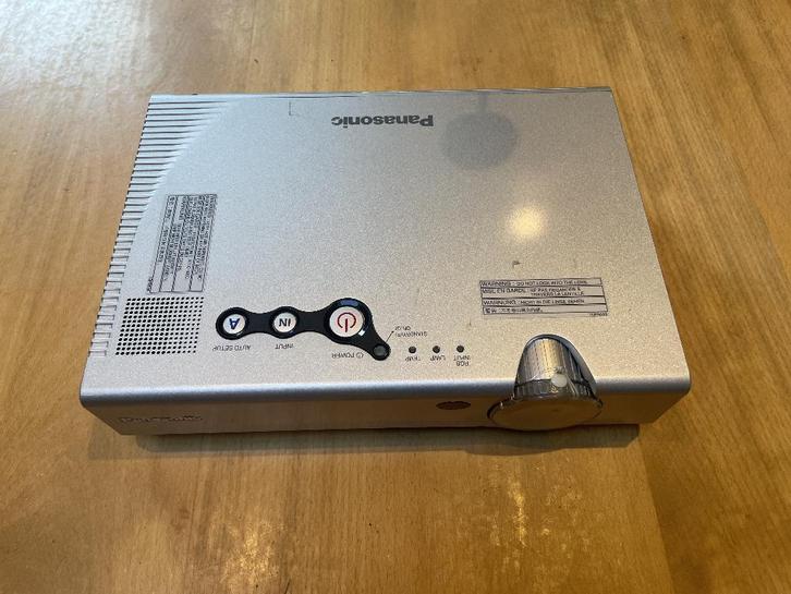 Panasonic beamer LCD Projector PT-LC76E, Audio, Tv en Foto, Beamers, Zo goed als nieuw, LCD, HD (720), Ophalen