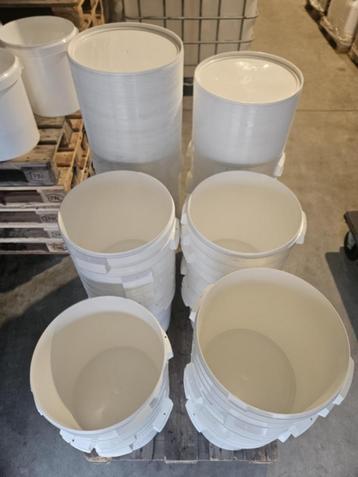 Emmer 30 liter met deksel Gebruikt beschikbaar voor biedingen