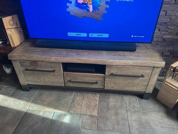 Tv meubel beschikbaar voor biedingen
